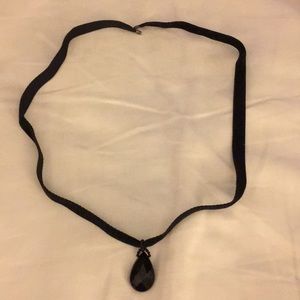 Velvet Onyx choker chan luu